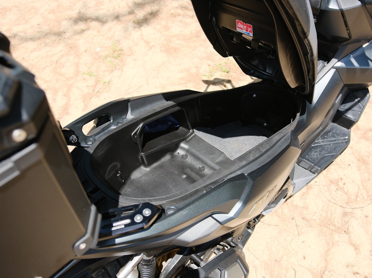 Honda ADV 350 6