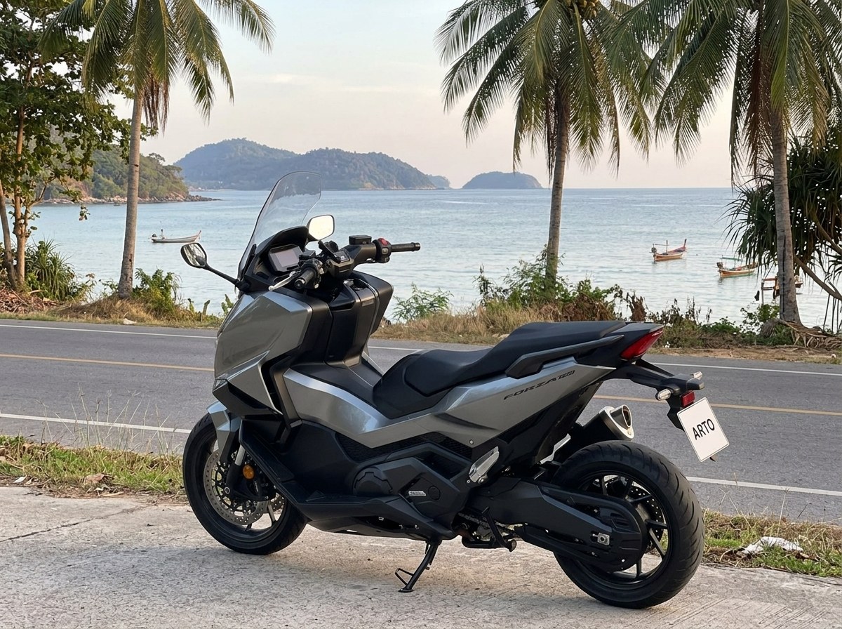 Honda Forza 750 2