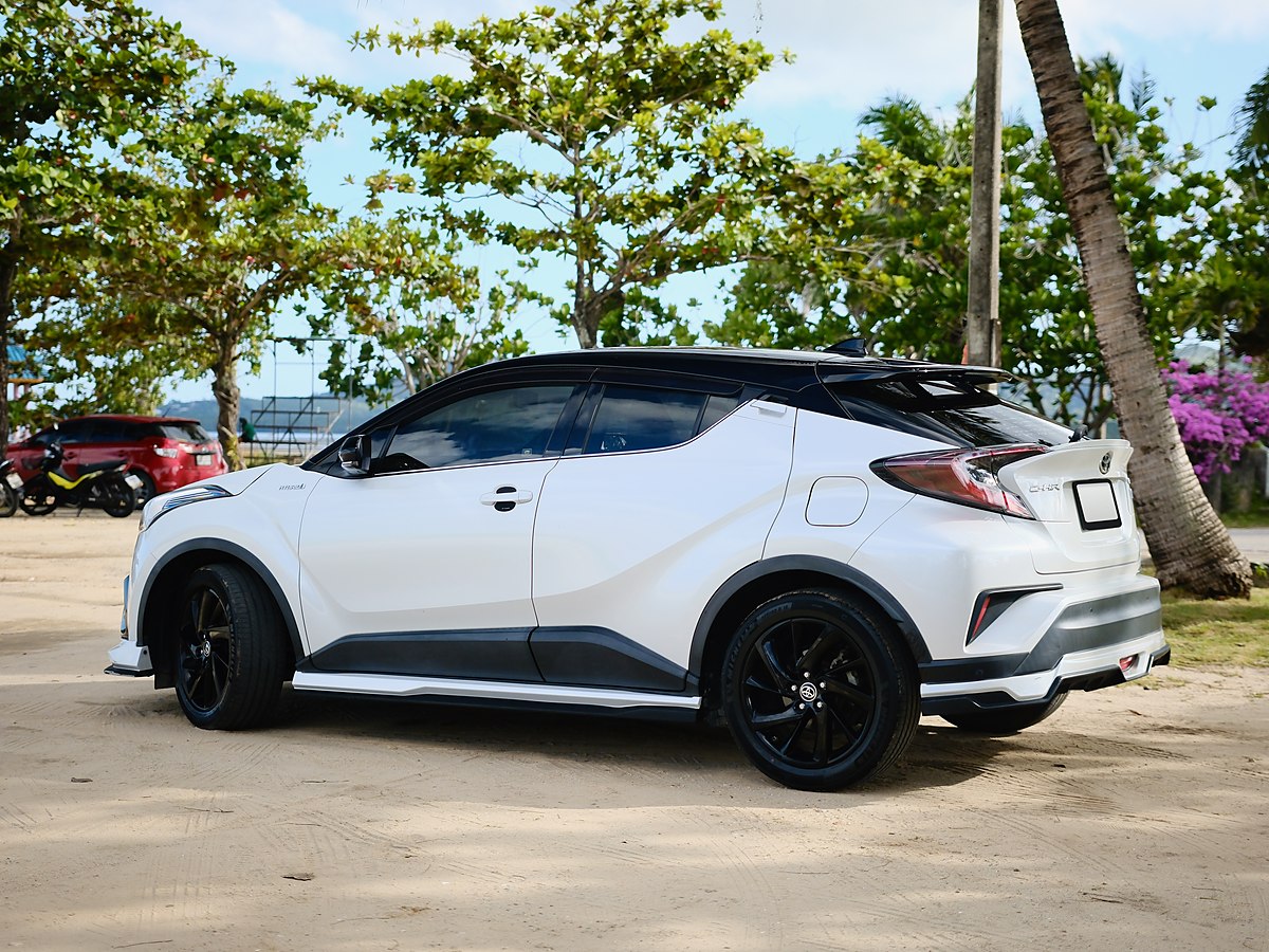 Toyota C-HR Hybrid GR Sport 3