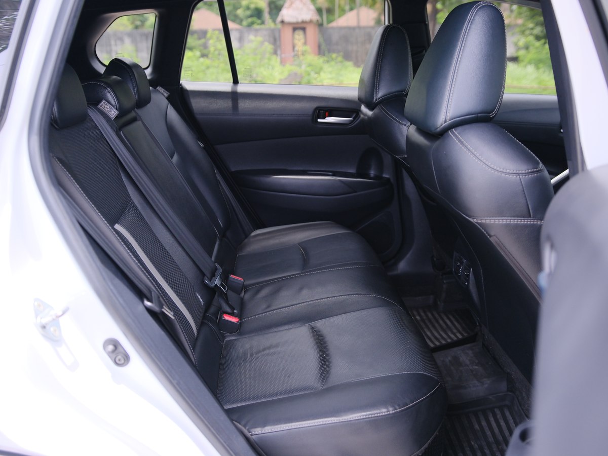 Toyota Corolla Cross Hybrid GR Sport 10
