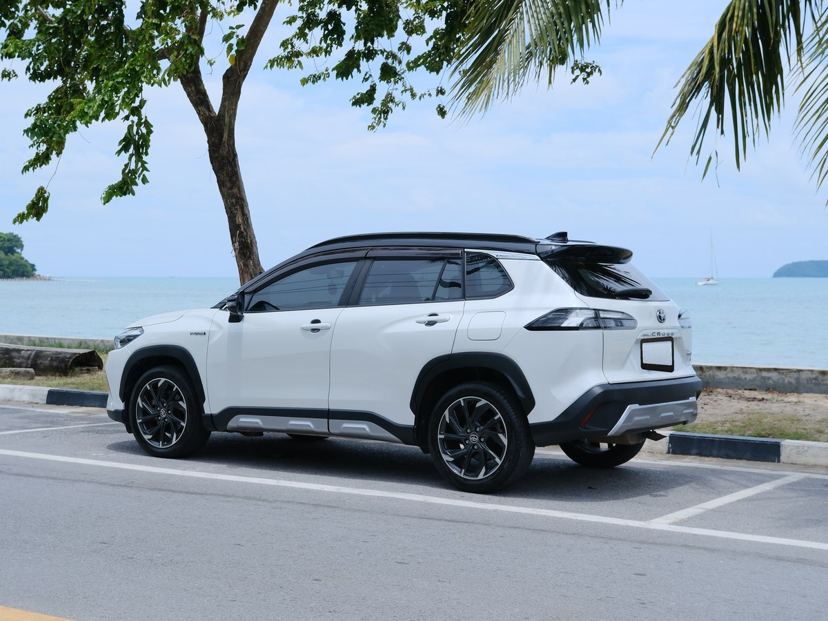 Toyota Corolla Cross Hybrid GR Sport 2