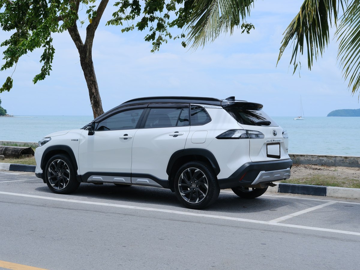 Toyota Corolla Cross Hybrid GR Sport 4