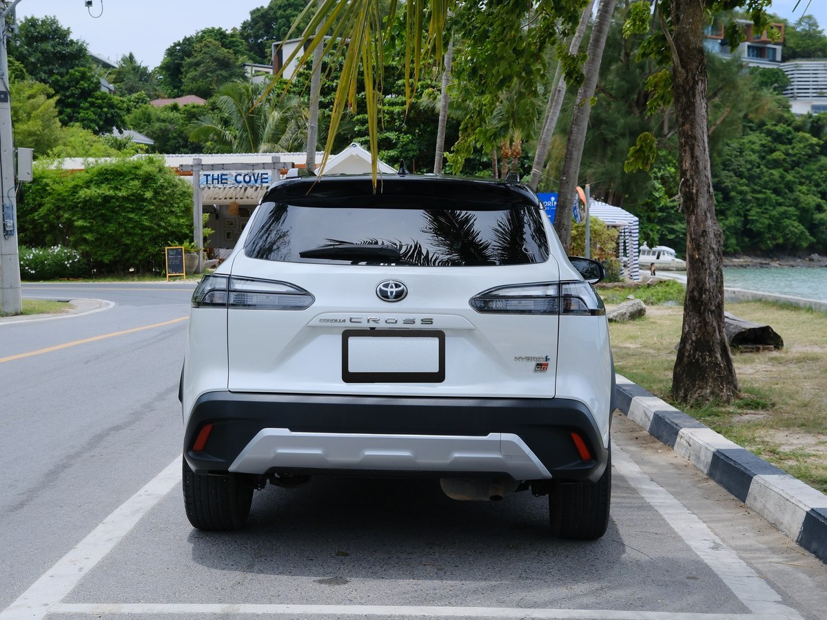 Toyota Corolla Cross Hybrid GR Sport 6