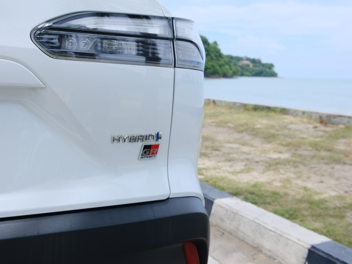 Toyota Corolla Cross Hybrid GR Sport 7