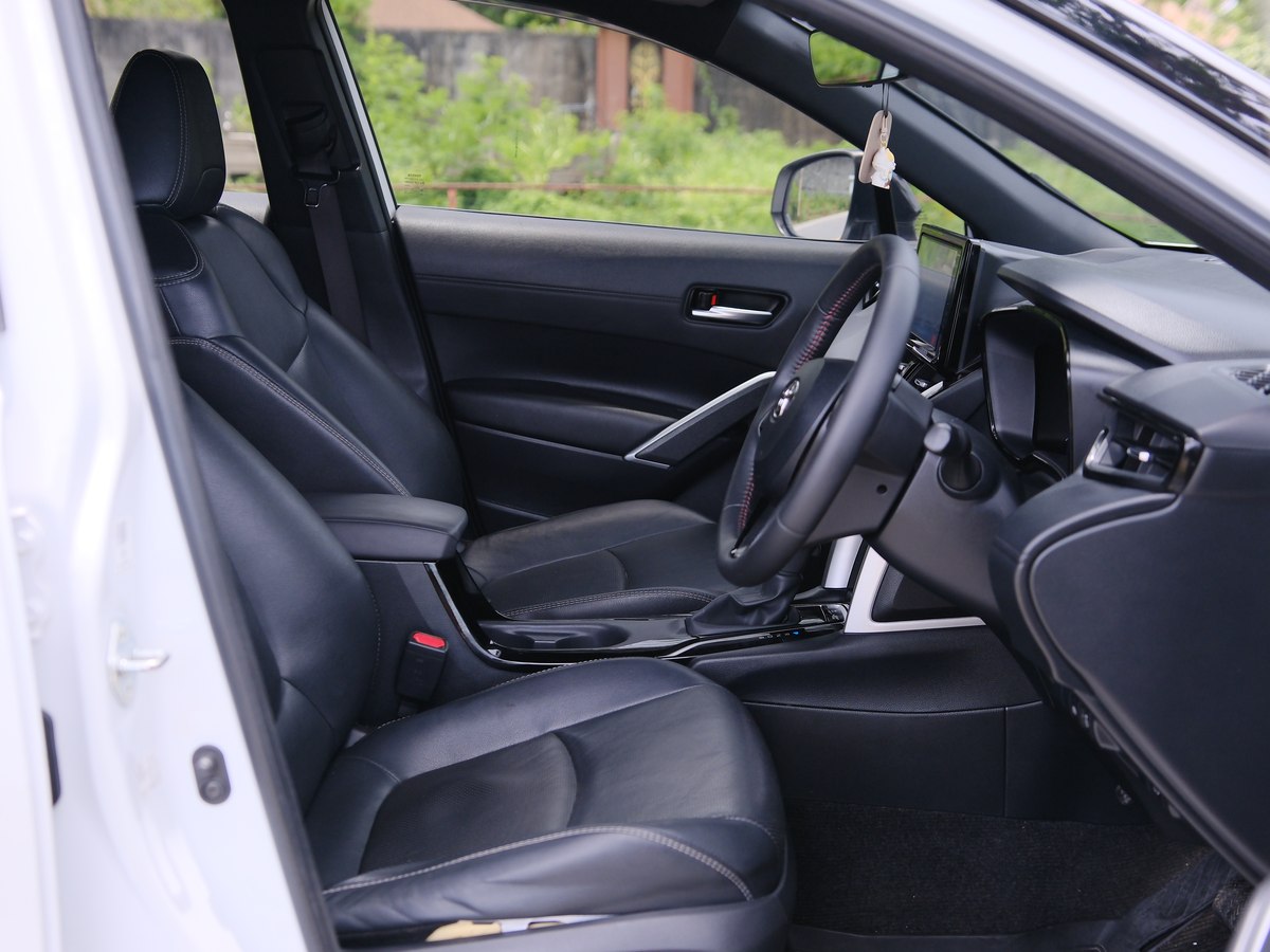 Toyota Corolla Cross Hybrid GR Sport 9