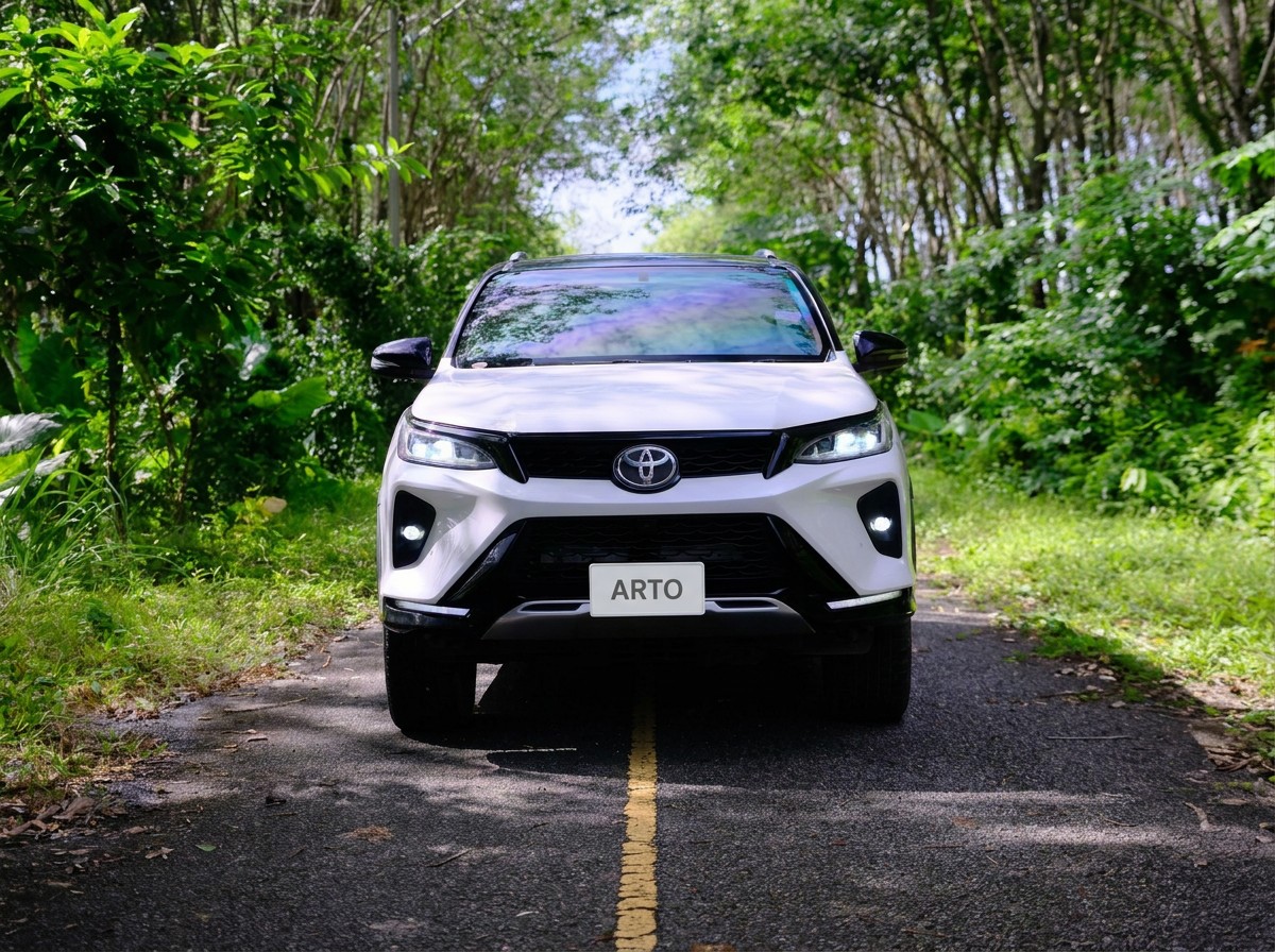 Toyota Fortuner 3