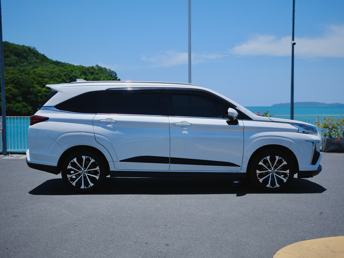Toyota Veloz Smart 3