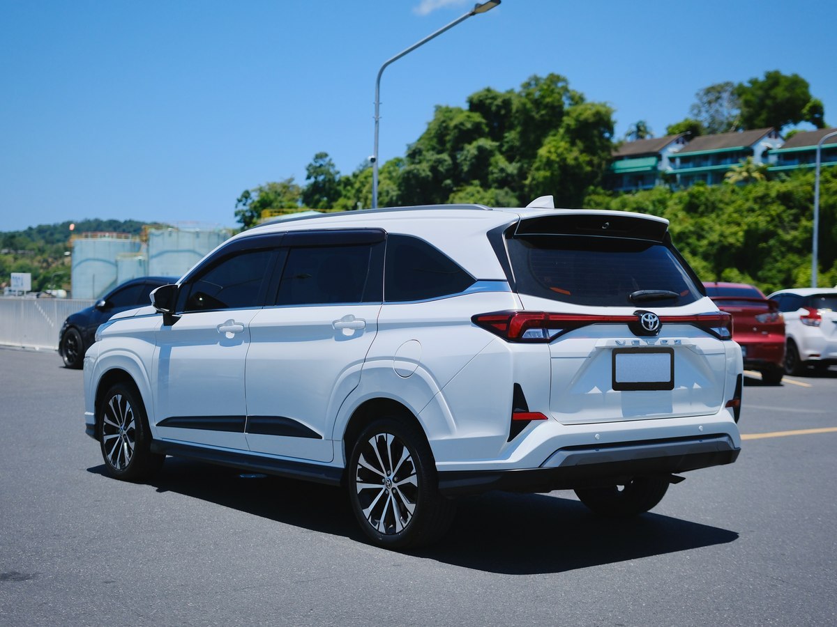 Toyota Veloz Smart 6