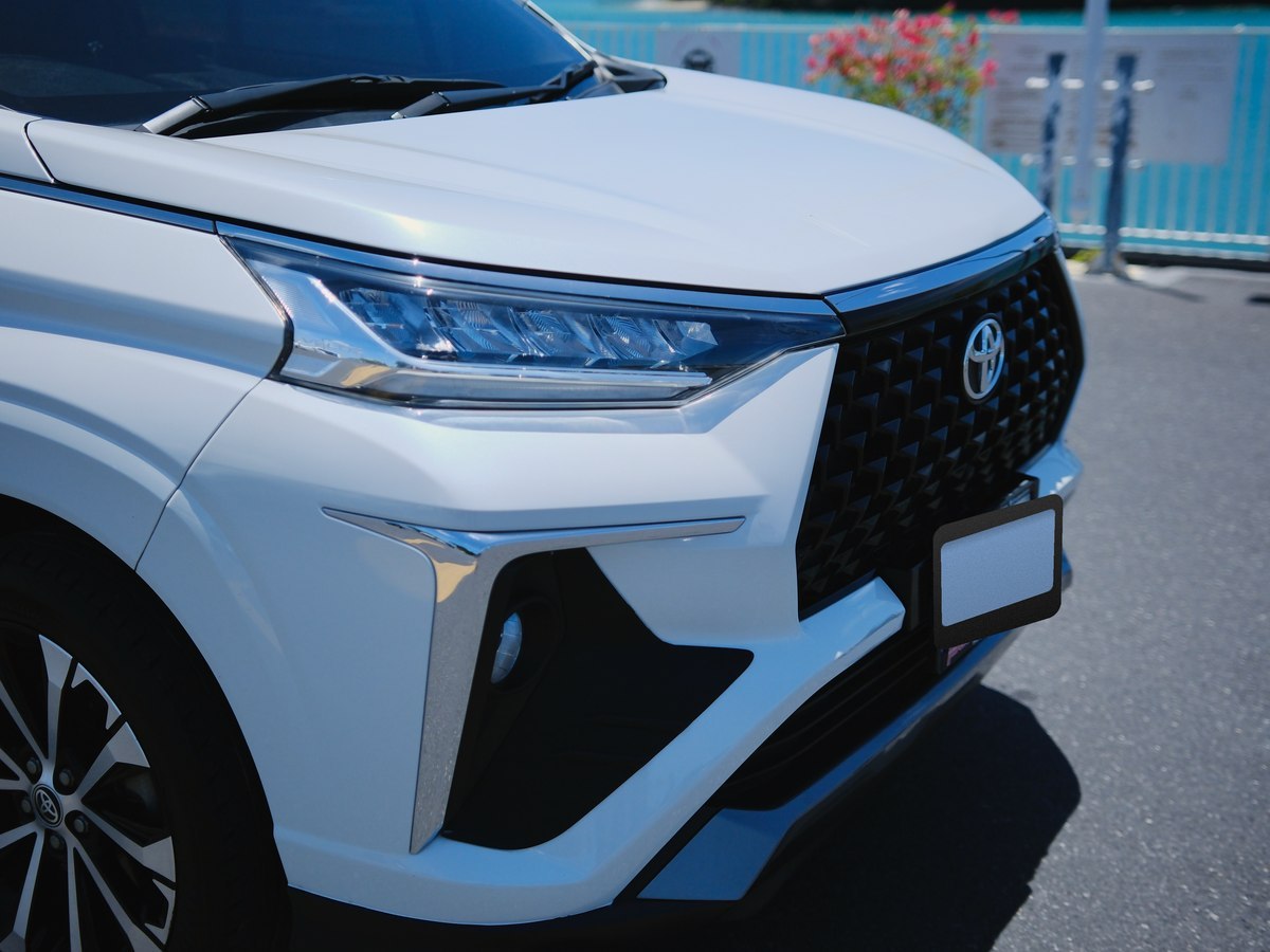 Toyota Veloz Smart 8