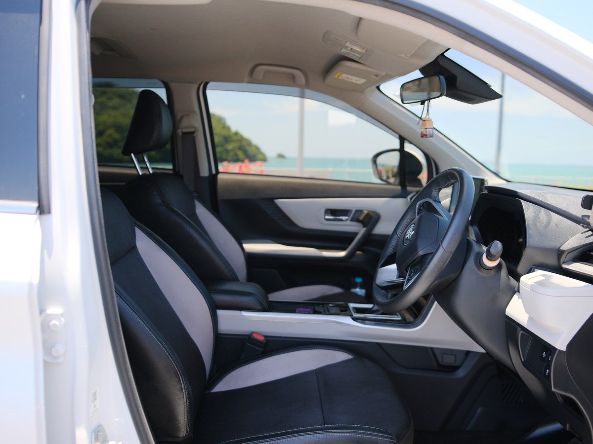 Toyota Veloz Smart 9