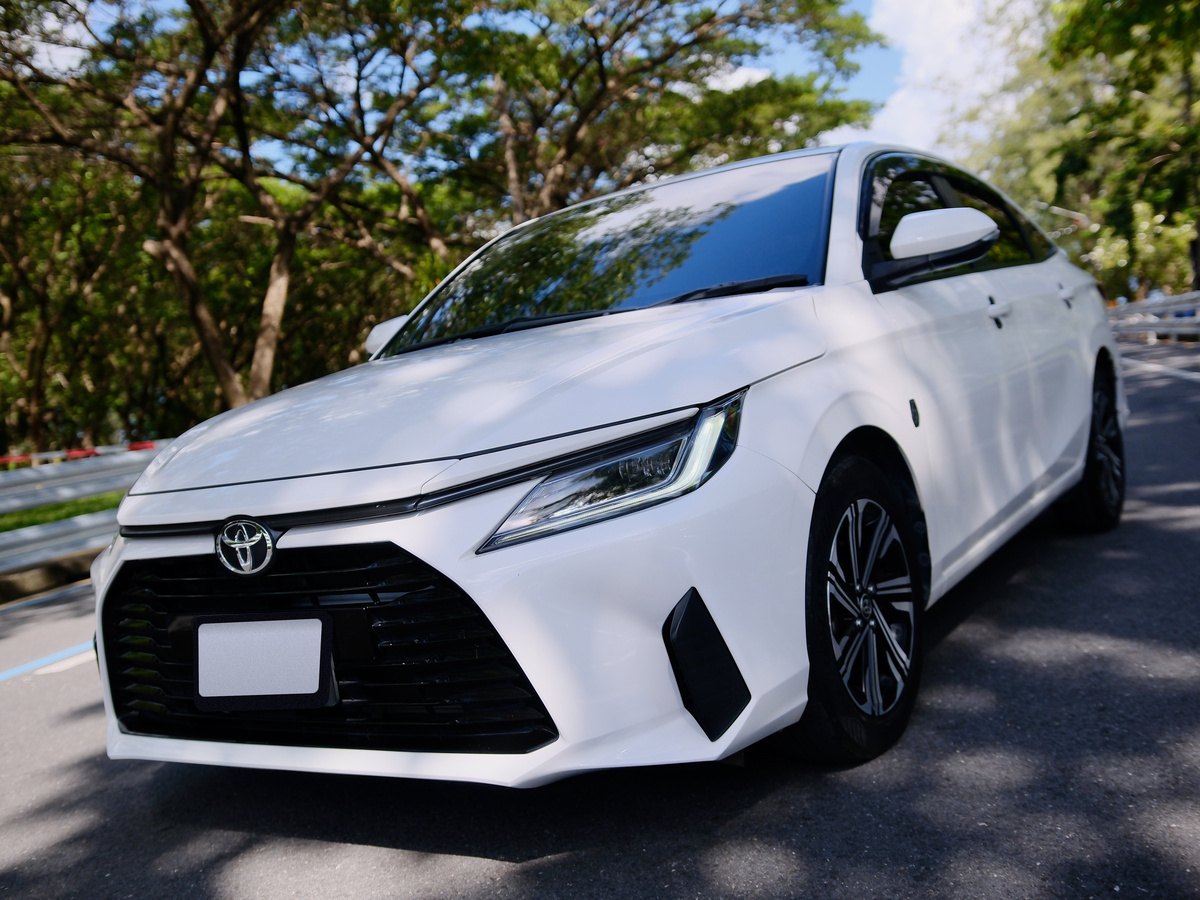 Toyota Yaris Ativ Smart 2