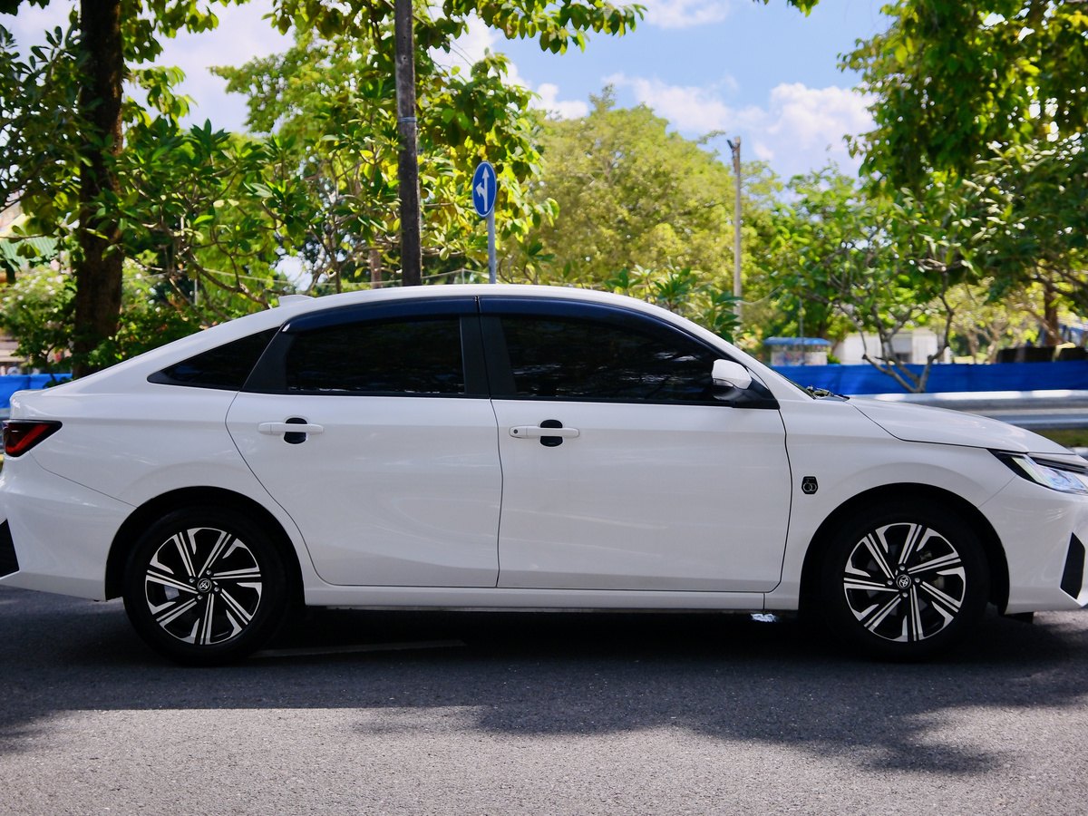 Toyota Yaris Ativ Smart 3