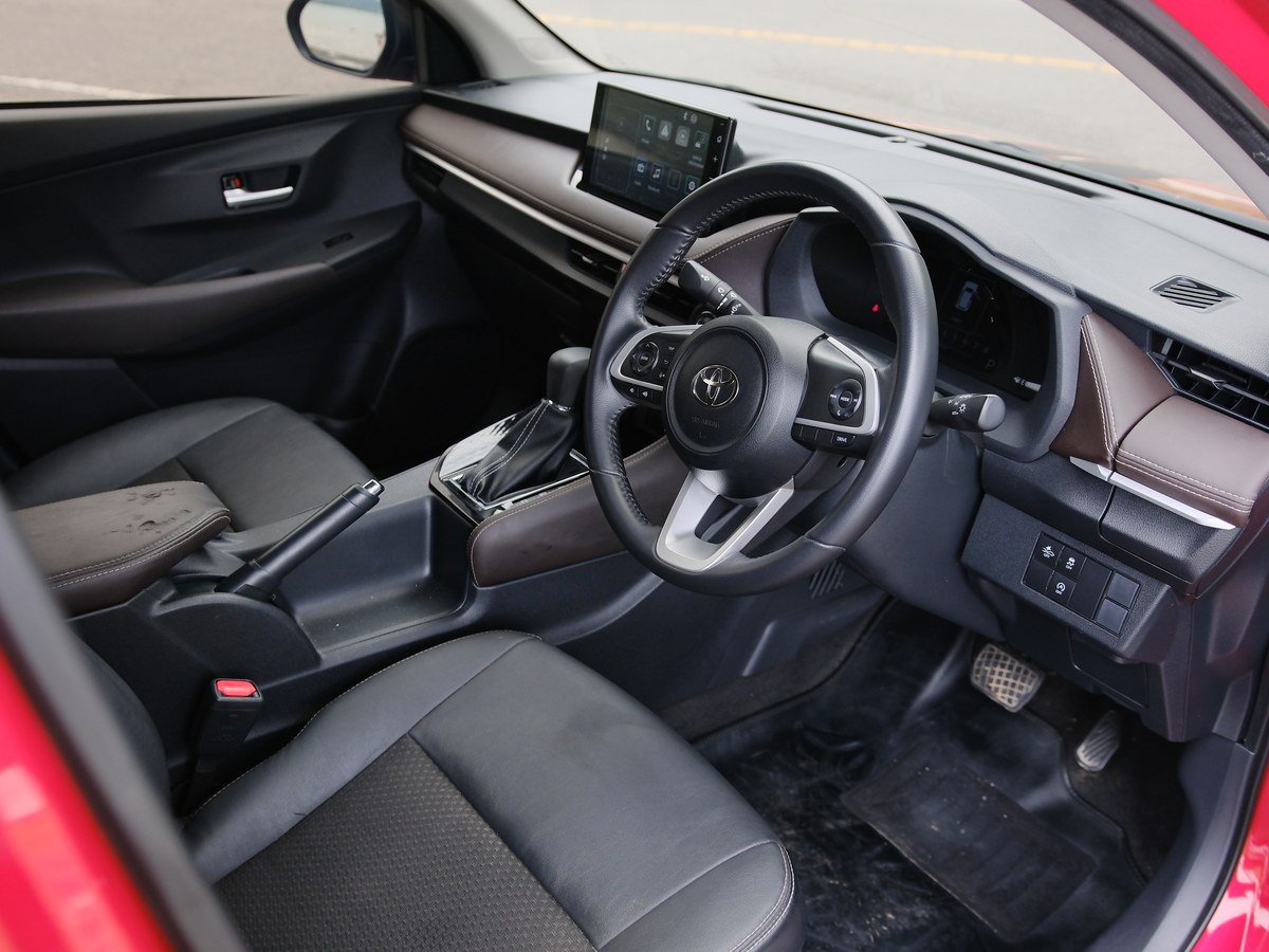 Toyota Yaris Ativ Smart Presto 8