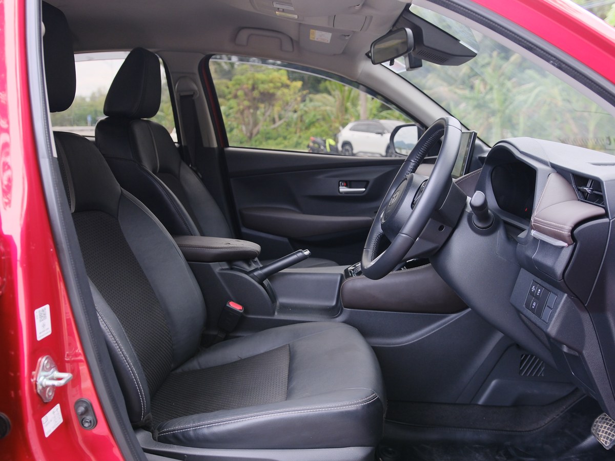 Toyota Yaris Ativ Smart Presto 9