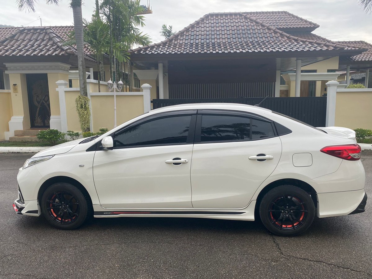 Toyota Yaris Ativ Sport (прошлое поколение) 2