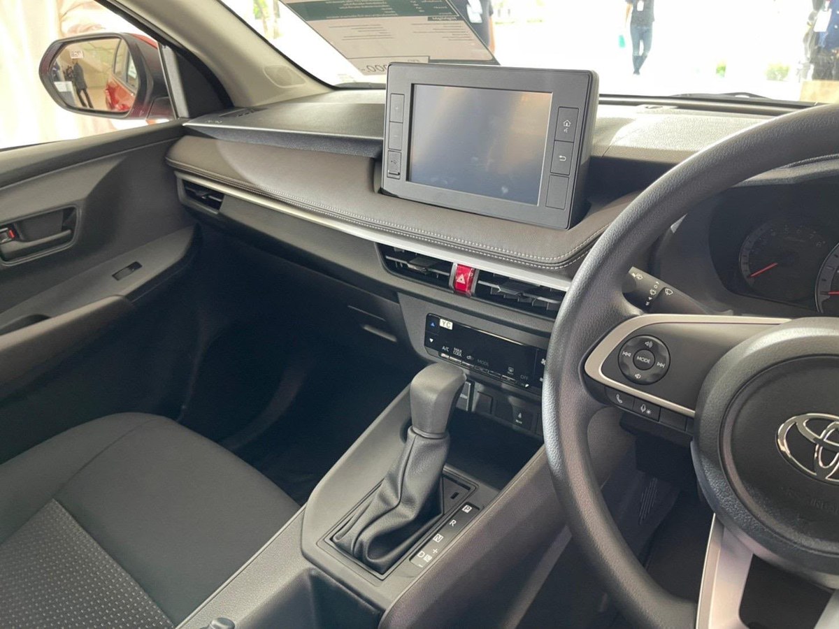 Toyota Yaris Ativ Sport 6