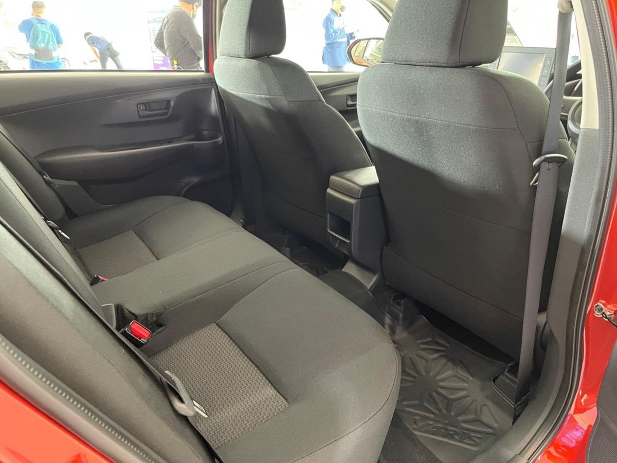 Toyota Yaris Ativ Sport 7