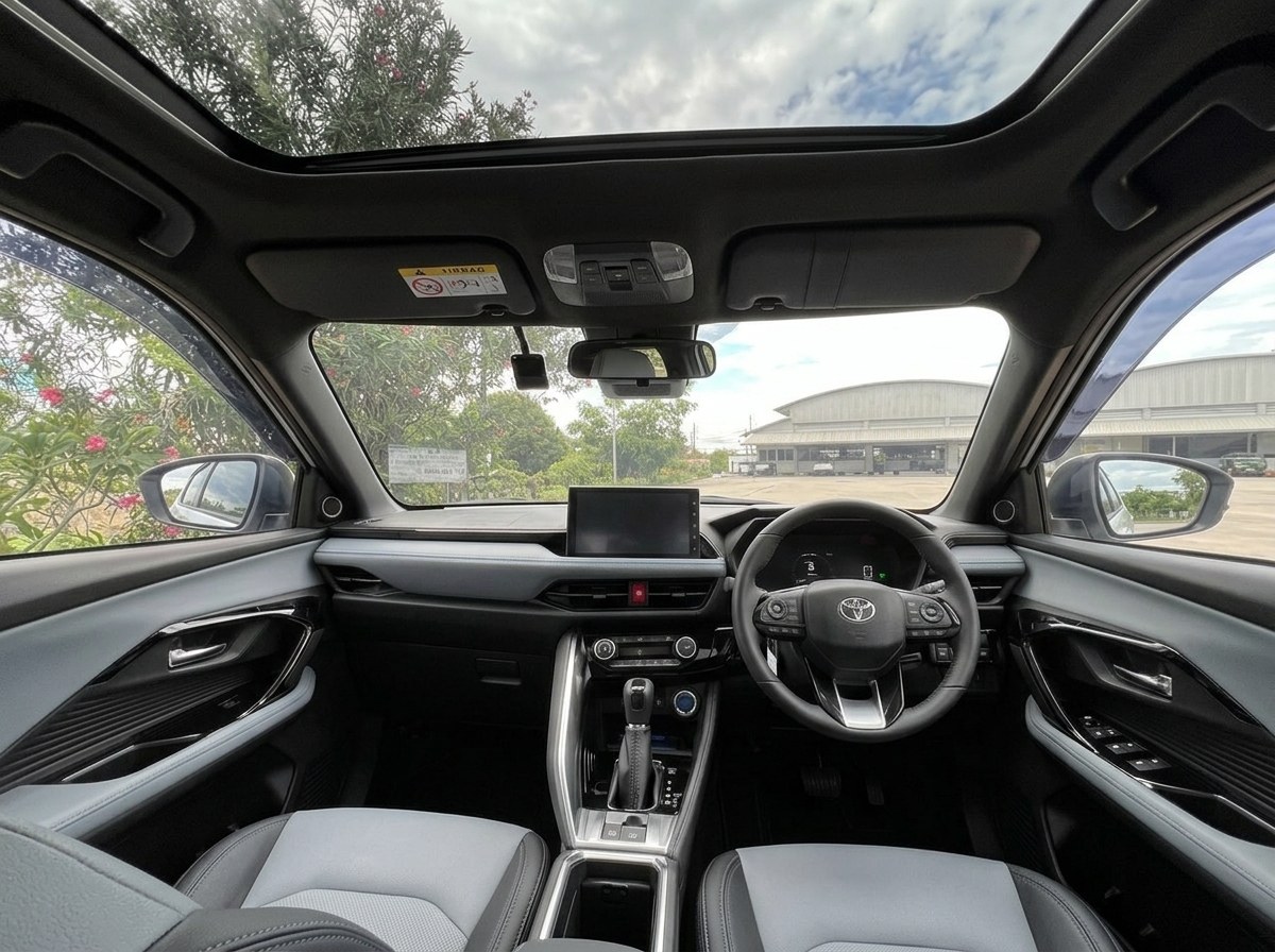 Toyota Yaris Cross Hybrid Premium Luxury 4