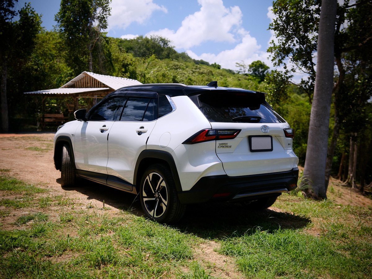 Toyota Yaris Cross Hybrid Premium Luxury 3
