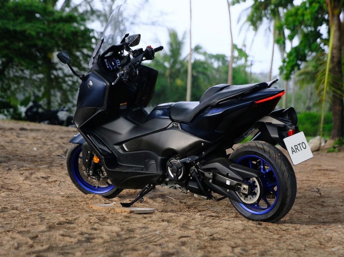 Yamaha TMAX 560 3