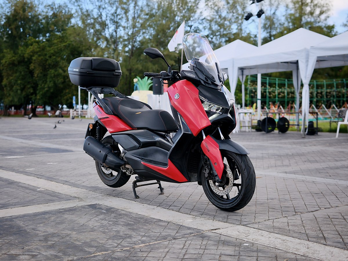 Yamaha XMAX 300 3