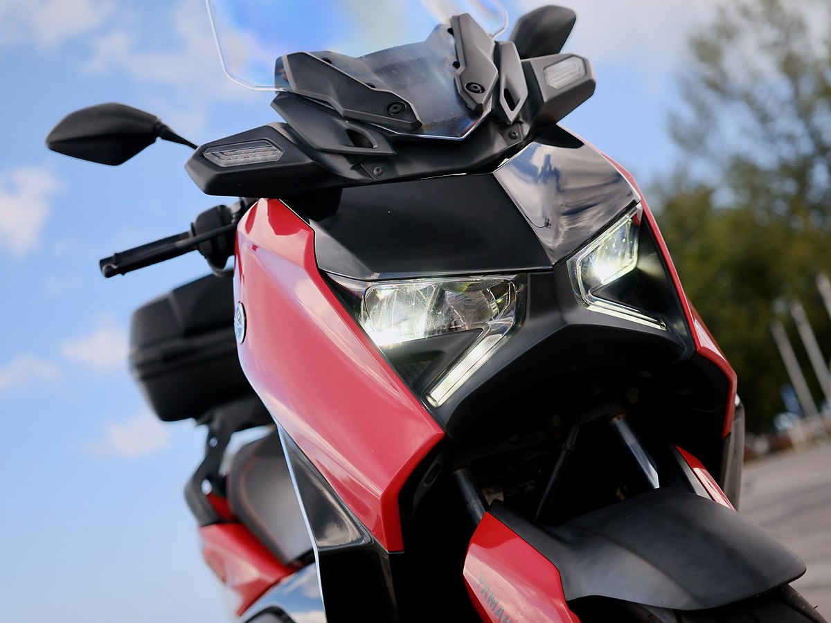 Yamaha XMAX 300 5